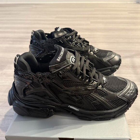 Balenciaga Men's Black Trainers - Picture 1 of 4